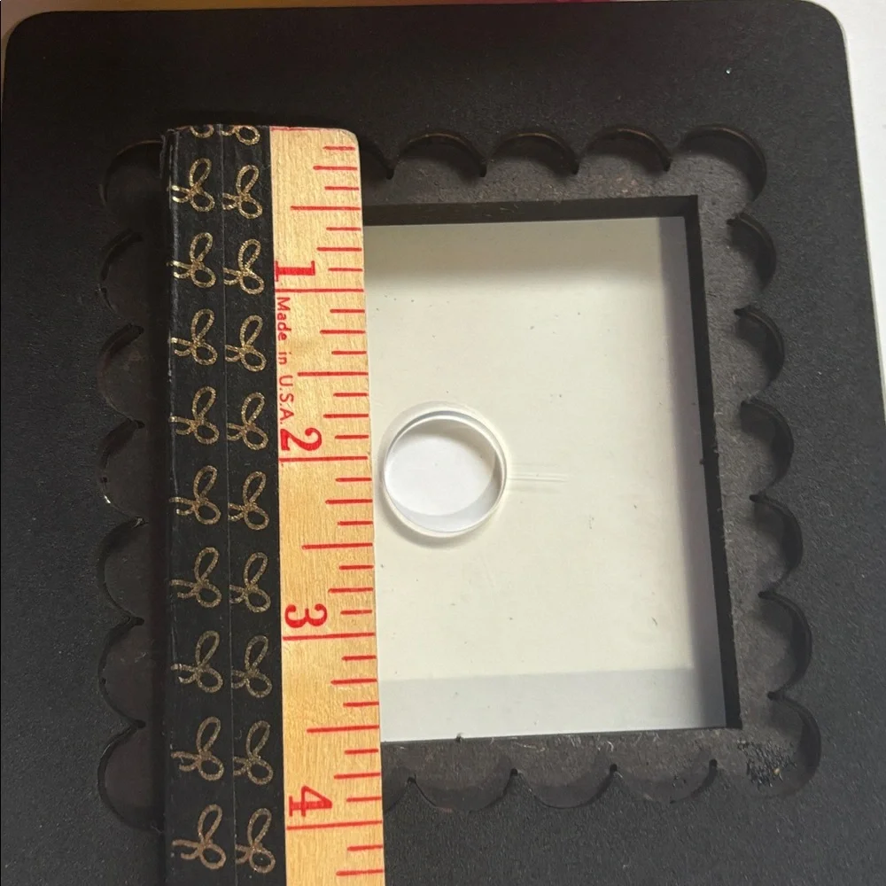 SIZZIX CLEAR SQUARE SCALLOP